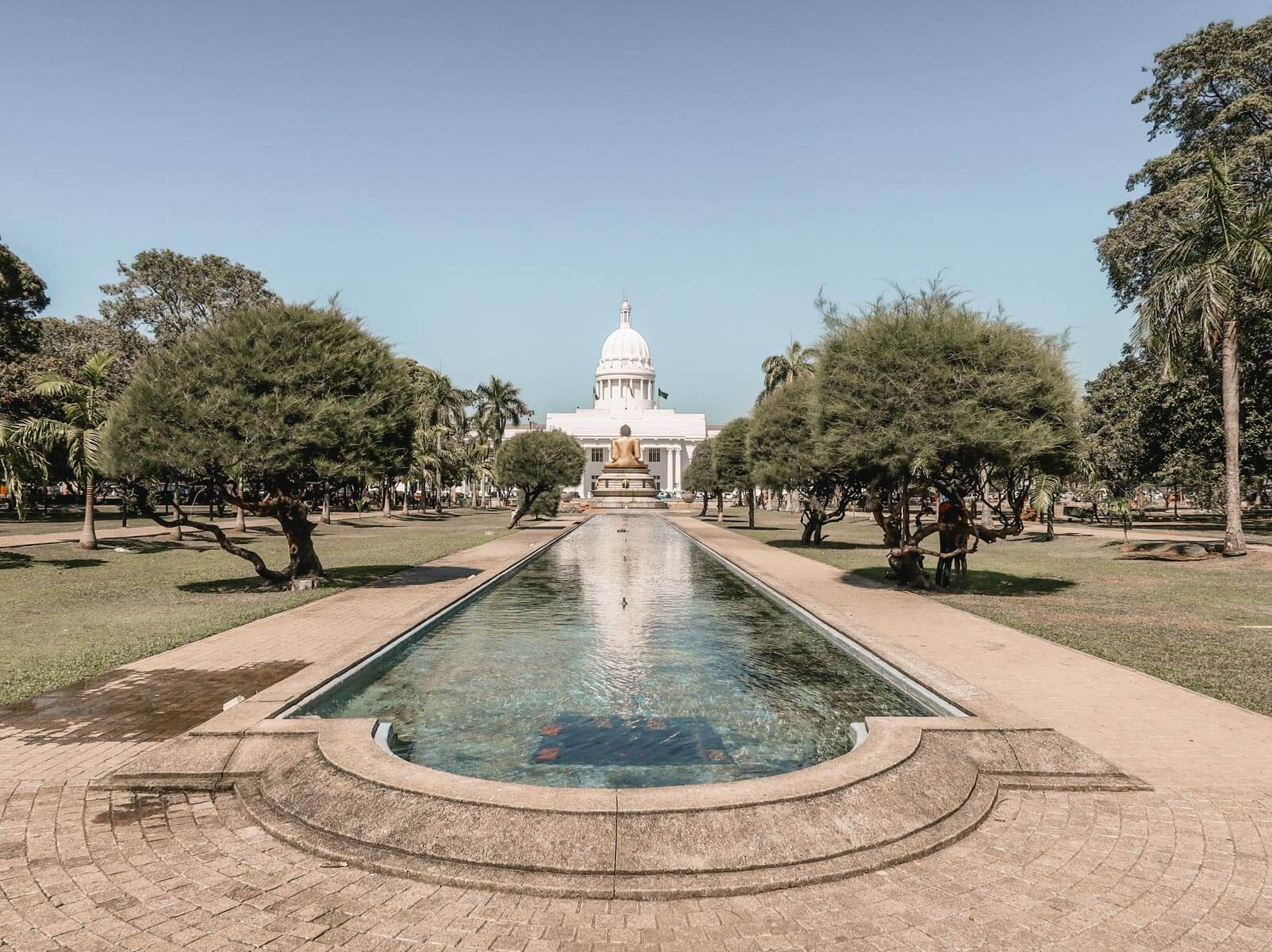 Viharamahadevi Park
