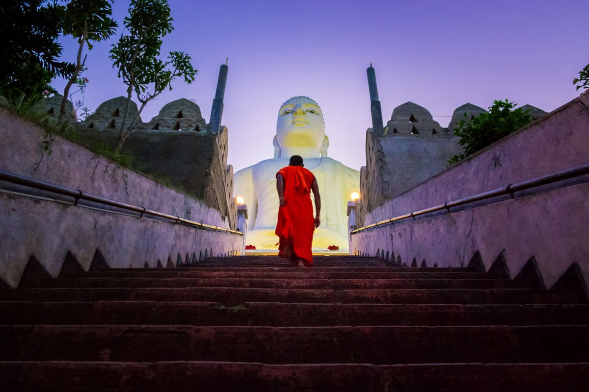 Bahiravokanda Buddha Stetus Sri Lanka Miracle Planets