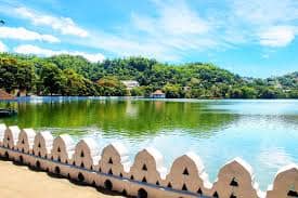 Kandy Lake Round Sri Lanka Miracle Planets