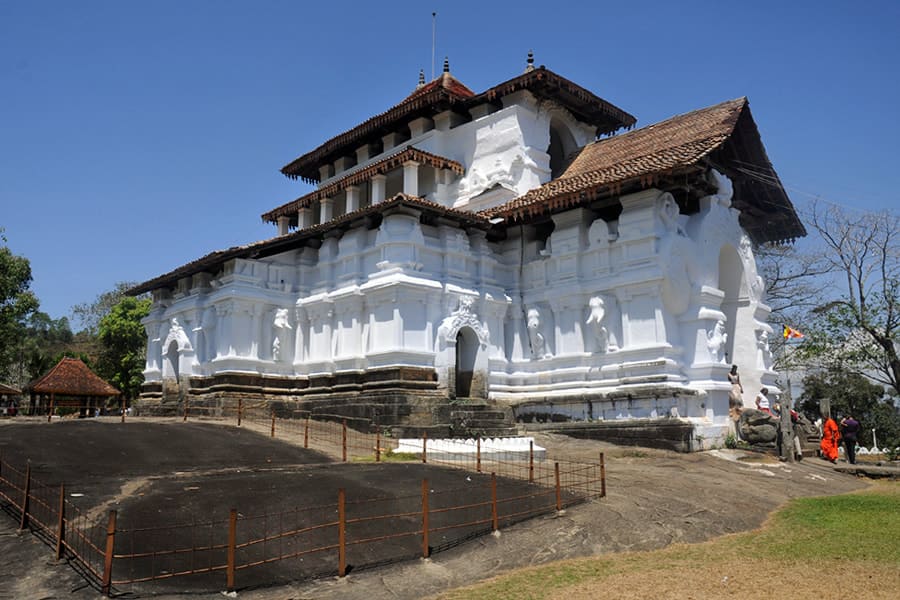 Lankathilaka viharaya Sri Lanka Miracle Planets