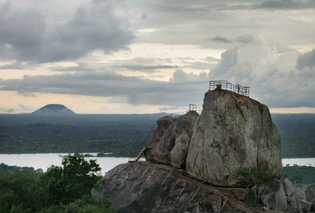 Mihinthalaya viharaya Sri Lanka Miracle Planets